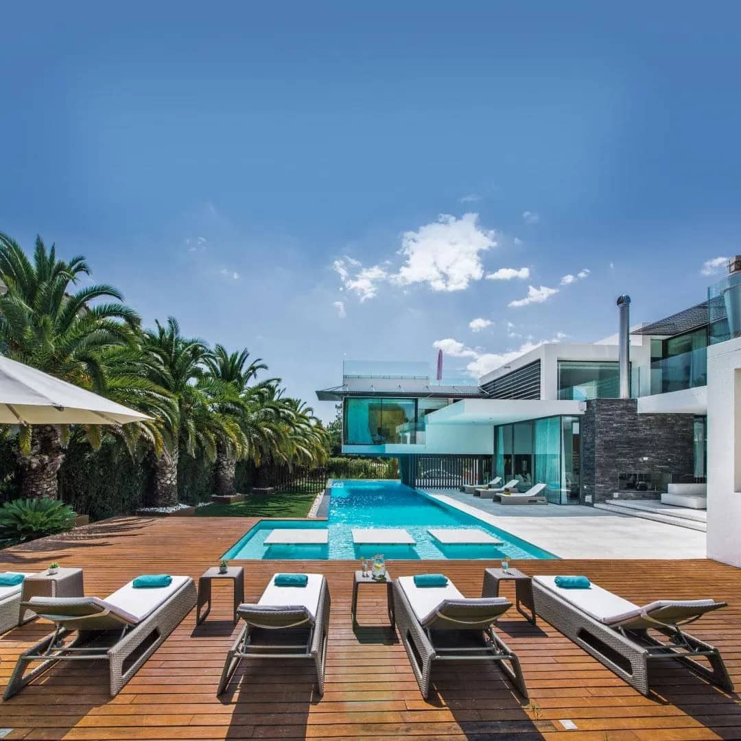 SandyBlue - Luxury Rental Partners